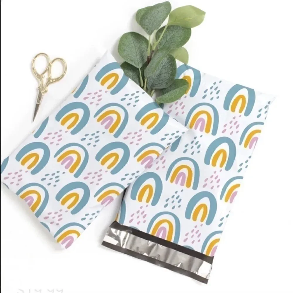 Poly Mailers mixed sizes 30 poly mailers and 30 stickers